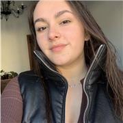 Me defino como una persona con ganas de enseñar a la gente, para su bien en el futuro, las matemáticas son de las cosas que más me gusta hacer, y que otra gente no tenga a las matemáticas como algo malo y aburrido es mi meta